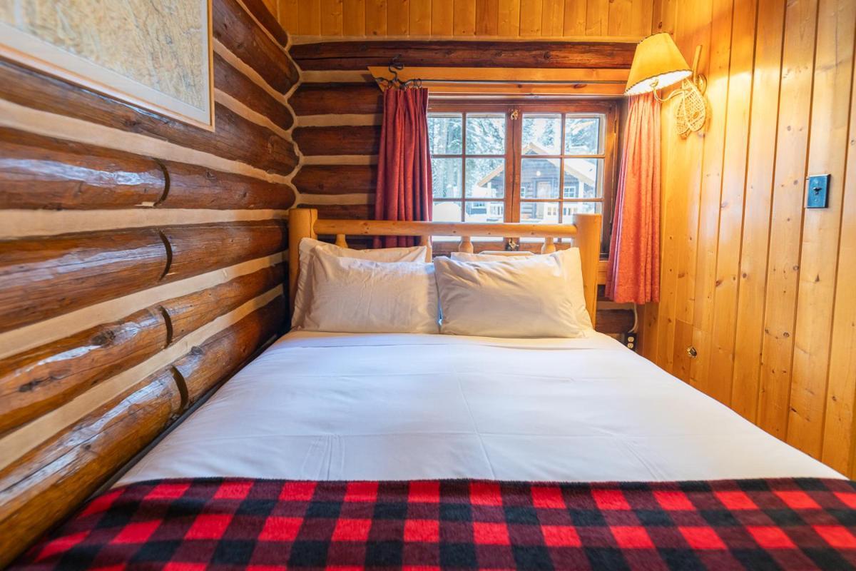 Storm Mountain Lodge & Cabins Castle Junction Εξωτερικό φωτογραφία
