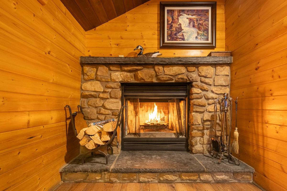 Storm Mountain Lodge & Cabins Castle Junction Εξωτερικό φωτογραφία