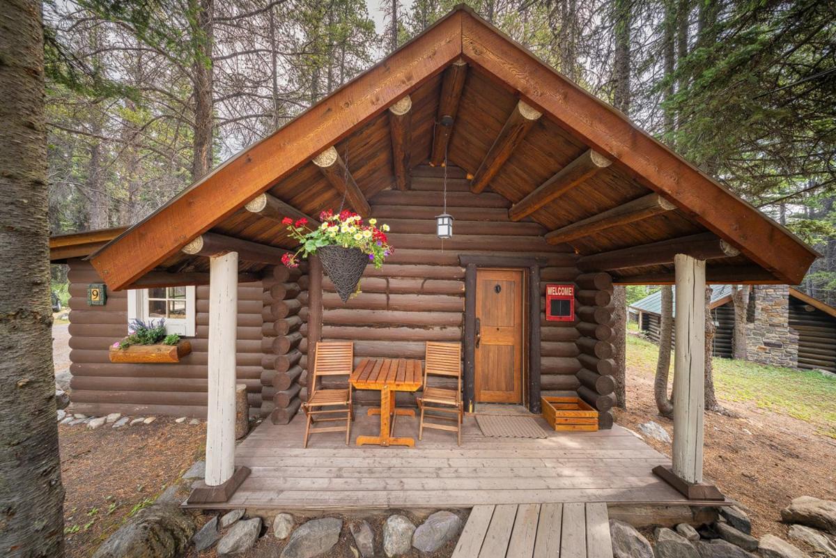 Storm Mountain Lodge & Cabins Castle Junction Εξωτερικό φωτογραφία