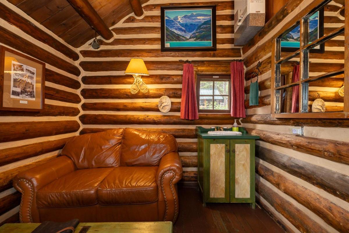 Storm Mountain Lodge & Cabins Castle Junction Εξωτερικό φωτογραφία